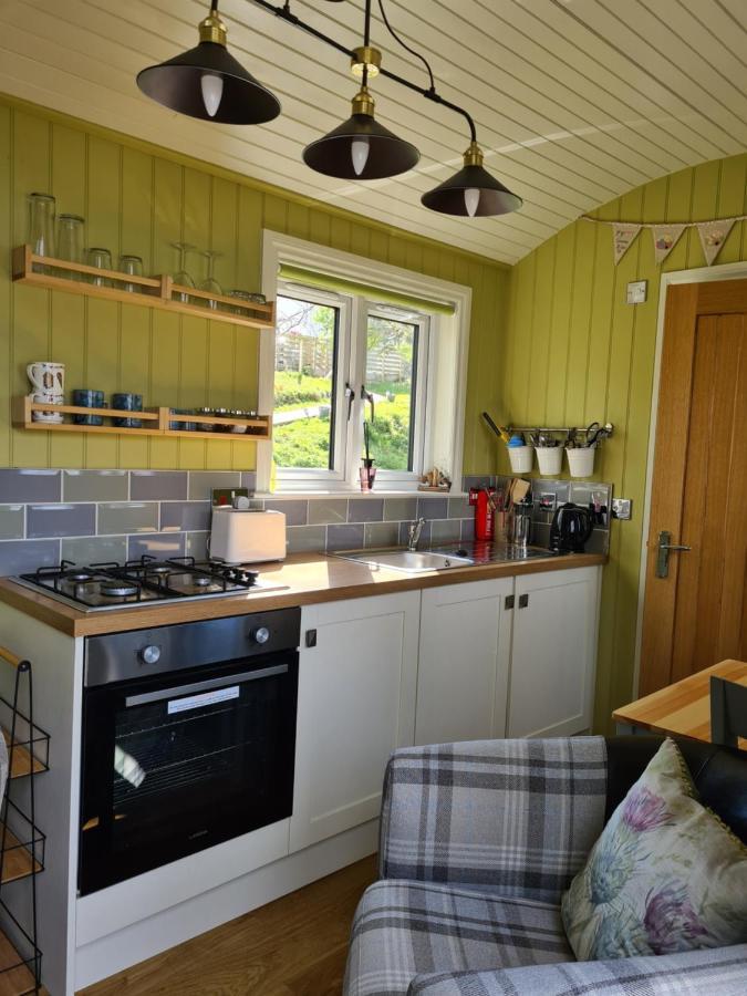 The Bay ,Luxury Shepherds Hut, Dundonnell Exterior foto